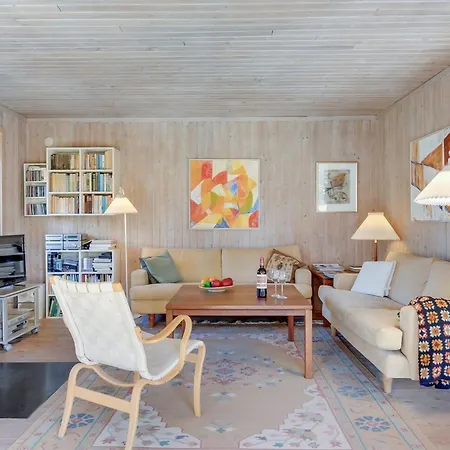 Semesterbostad Naira - 1-8km From The Sea By Interhome *